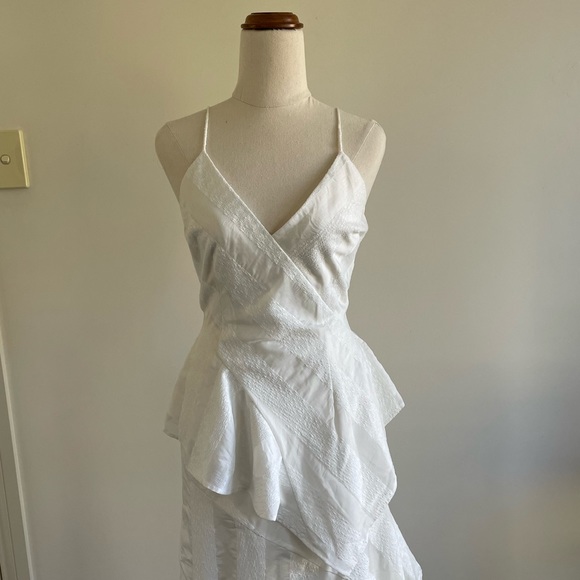 🤍BNWT✨ KEEPSAKE asymmetrical WHITE strap top - Picture 2 of 14